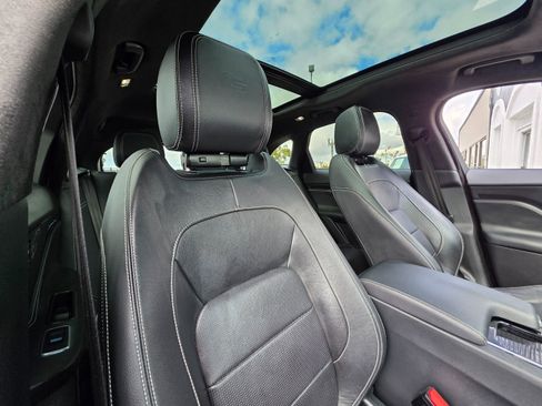 Used 2019 Jaguar F-PACE S image 14