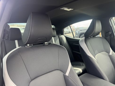 Used 2025 Toyota Camry SE w/ Convenience Package image 20