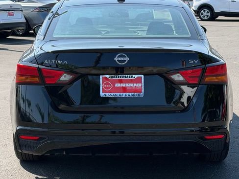 Used 2024 Nissan Altima 2.5 SV FWD image 6