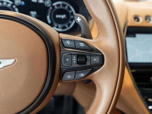 Used 2022 Aston Martin DBX AWD/4WD image 33