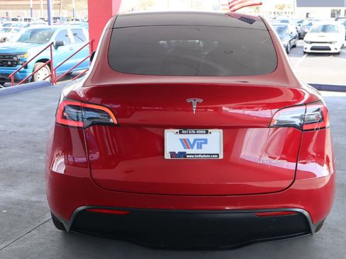 Used 2021 Tesla Model Y Long Range image 6