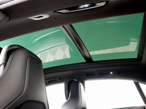 New 2026 Porsche Macan 4 Electric image 19