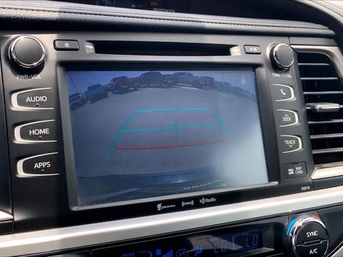 Used 2017 Toyota Highlander SE AWD/4WD image 27