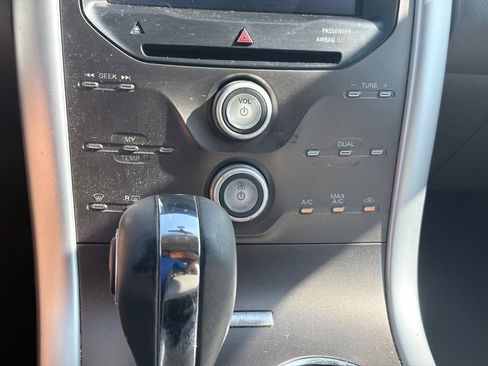 Used 2013 Ford Edge SEL FWD image 11