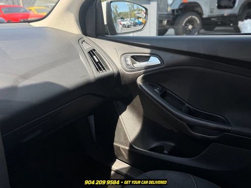 Used 2016 Ford Focus SE FWD image 14