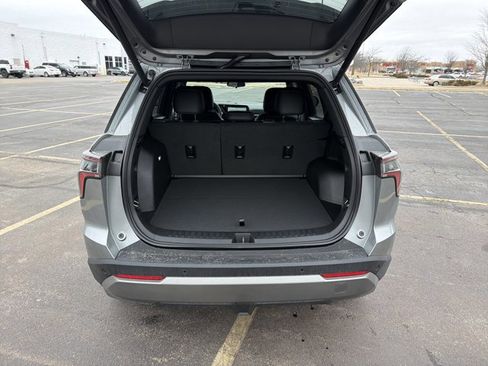 New 2026 Chevrolet Equinox LT w/ Convenience Package II image 32