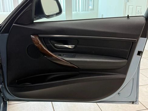 Used 2013 BMW 328i xDrive Sedan AWD/4WD image 23