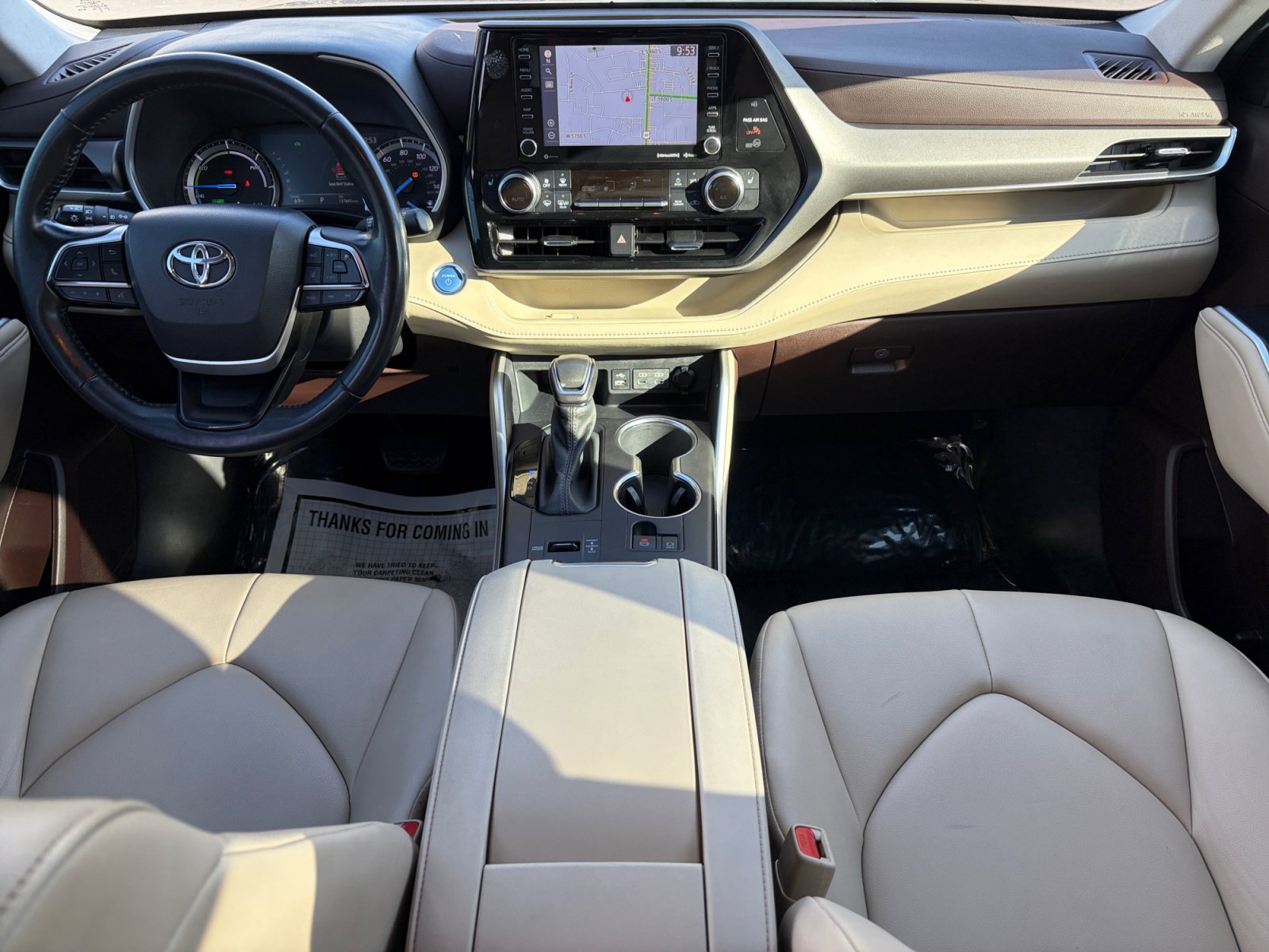 Used 2022 Toyota Highlander XLE AWD/4WD image 25