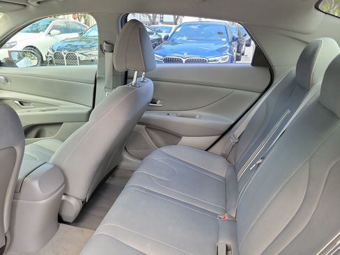 Used 2021 Hyundai Elantra SEL FWD image 7