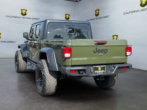 Used 2023 Jeep Gladiator Sport AWD/4WD image 7