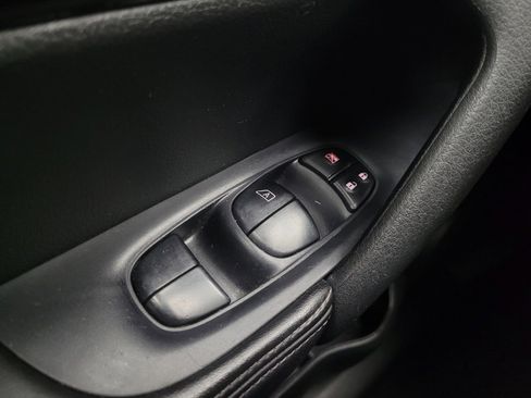 Used 2019 Nissan Rogue SV AWD/4WD image 27