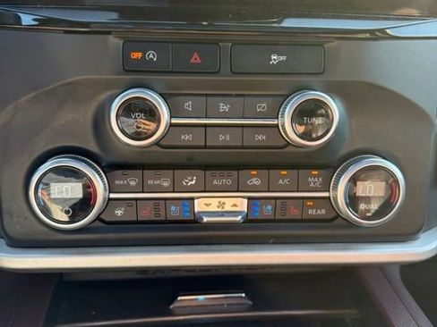 Used 2024 Ford Expedition Limited RWD image 15