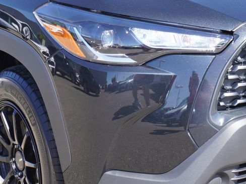 Used 2025 Toyota Corolla Cross L FWD image 3