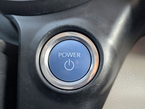 Used 2023 Toyota Sienna XLE image 23