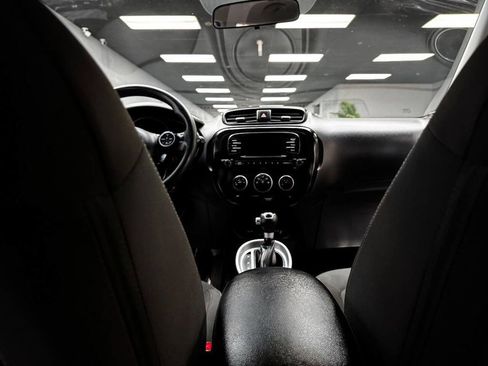 Used 2018 Kia Soul Base image 39