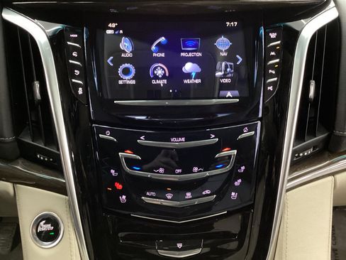 Used 2020 Cadillac Escalade Luxury image 33