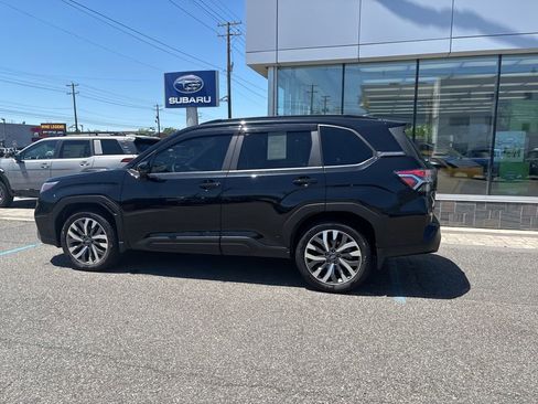Used 2025 Subaru Forester Touring AWD/4WD image 9
