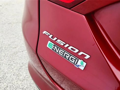 Used 2016 Ford Fusion Energi Titanium w/ Driver Assist Package FWD image 17