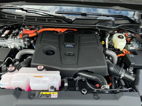 New 2026 Toyota Tundra Platinum AWD/4WD image 9