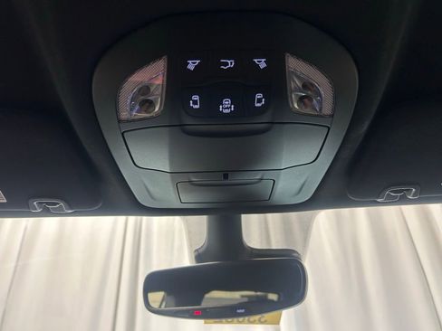New 2026 Chrysler Pacifica Select image 18