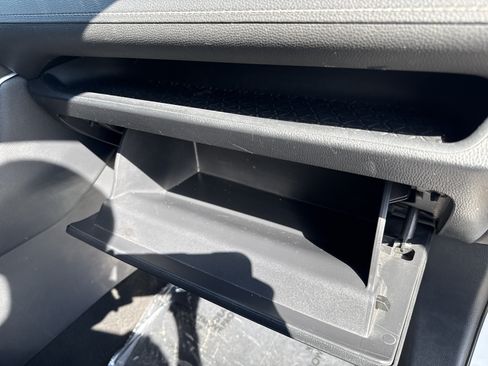 Used 2019 Toyota RAV4 LE AWD/4WD image 30