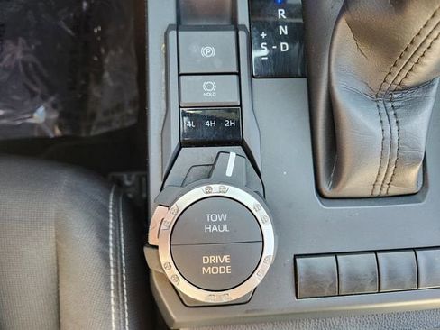 Used 2024 Toyota Tacoma TRD Sport AWD/4WD image 29