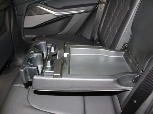 New 2026 BMW X5 xDrive50e image 17