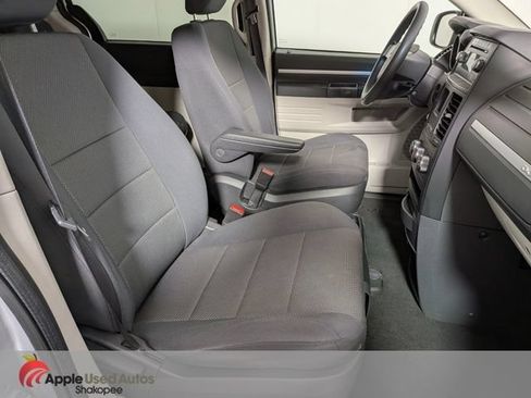 Used 2009 Dodge Grand Caravan SE FWD image 38