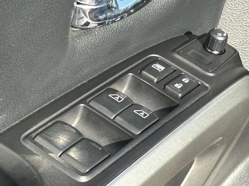 Used 2018 Nissan Titan PRO-4X w/ Pro-4x Convenience Package AWD/4WD image 26