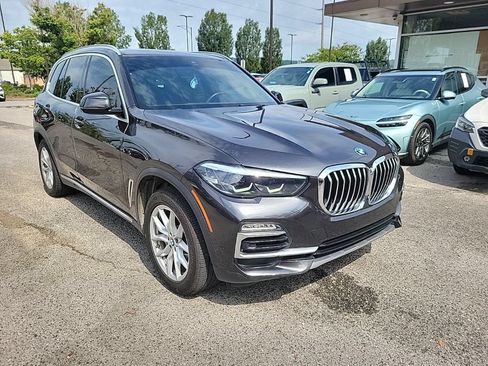 Used 2019 BMW X5 xDrive40i w/ Premium Package 2 AWD/4WD image 2