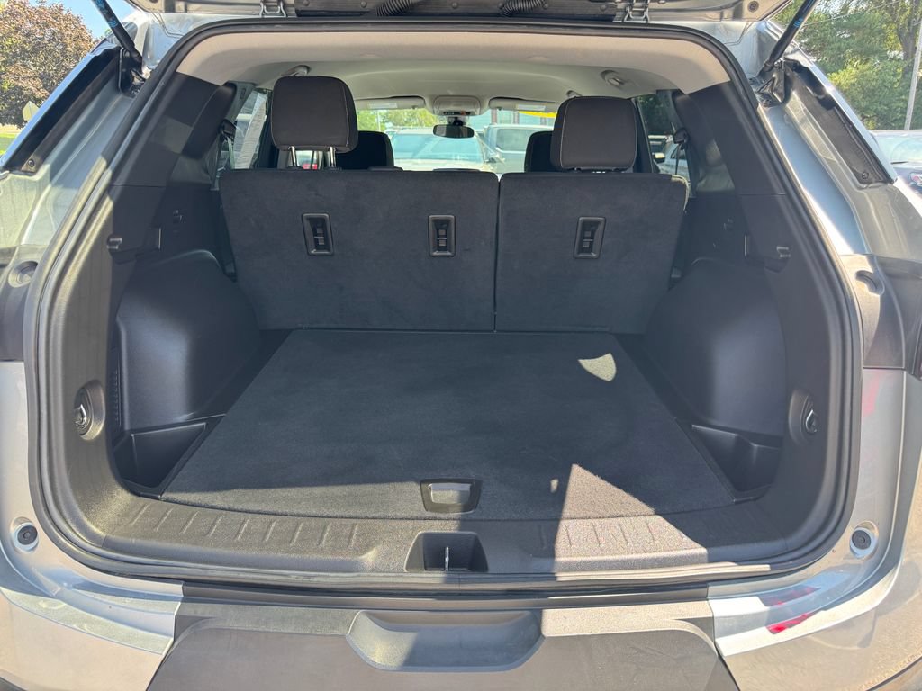 Used 2025 Chevrolet Blazer LT AWD/4WD image 9