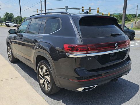 Used 2025 Volkswagen Atlas SE AWD/4WD image 4