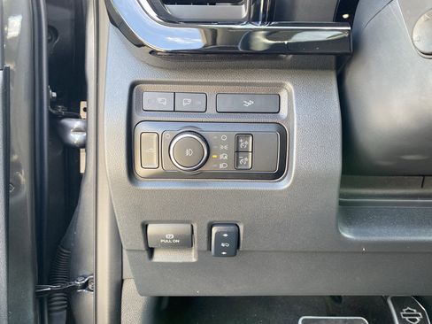 Used 2024 Ford F250 Lariat w/ Lariat Ultimate Package image 29