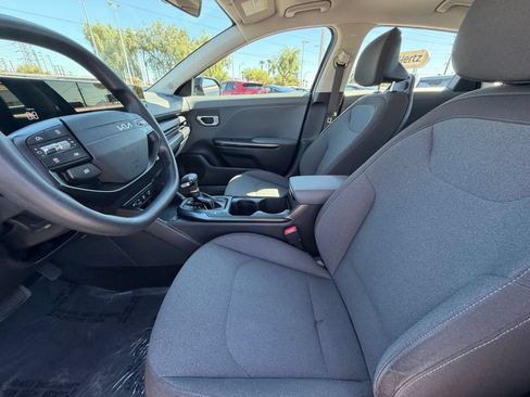 Used 2025 Kia K4 FWD image 25