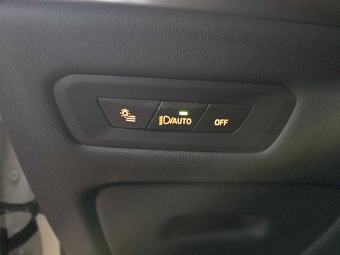 Used 2026 BMW X5 xDrive50e w/ M Sport Package image 28