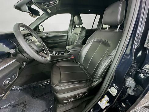 Certified 2024 Jeep Grand Cherokee Limited w/ Luxury Tech Group II AWD/4WD image 33
