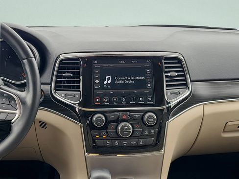 Used 2019 Jeep Grand Cherokee Limited AWD/4WD image 14
