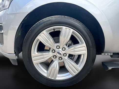Used 2023 Ford Expedition Platinum RWD image 34