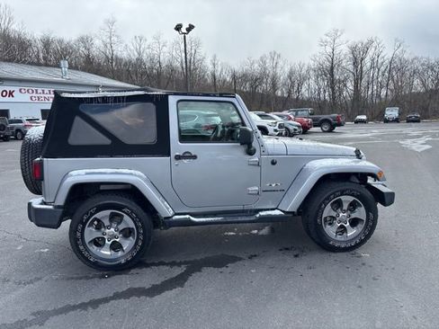Used 2017 Jeep Wrangler Sahara w/ Connectivity Group image 5