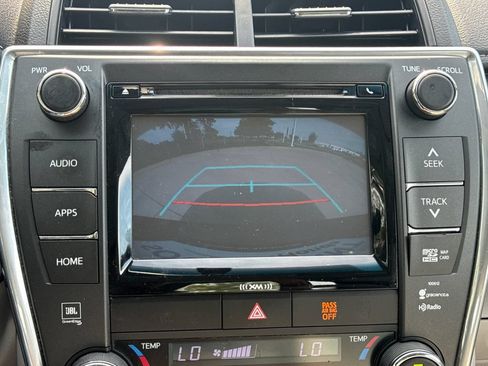 Used 2017 Toyota Camry XLE w/ Moonroof Package FWD image 26