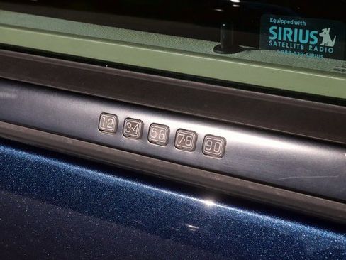 Used 2016 Ford Expedition XLT image 9