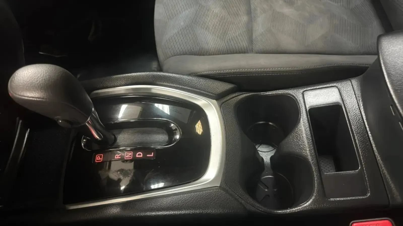 Used 2016 Nissan Rogue S FWD image 12