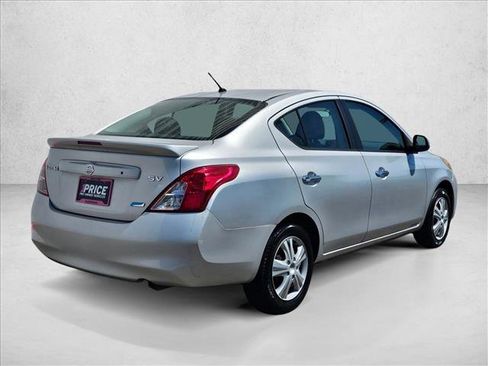 Used 2013 Nissan Versa SV FWD image 5