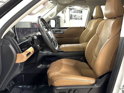 Used 2025 INFINITI QX80 Luxe image 18