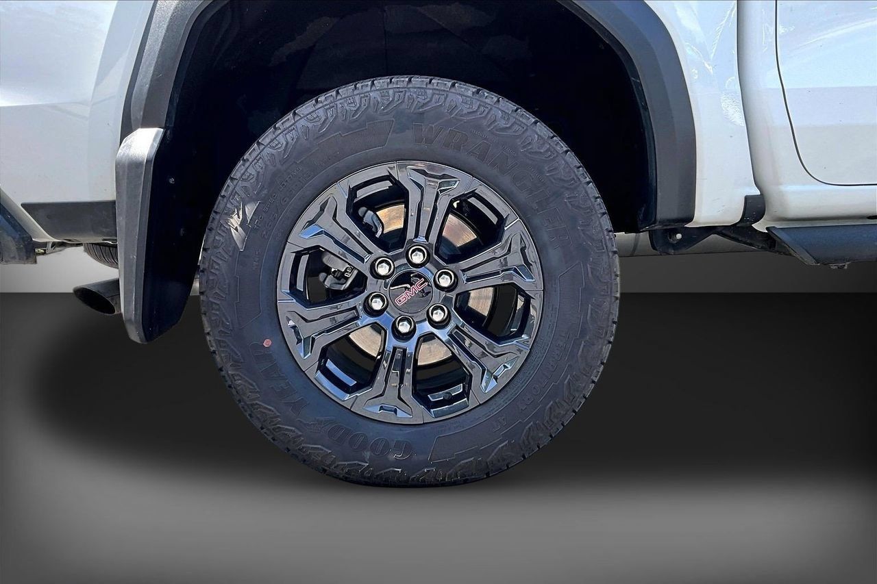 Used 2025 GMC Canyon Elevation w/ Convenience Package RWD image 34