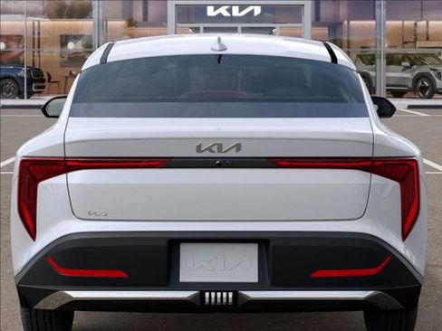 New 2025 Kia K4 LX image 13