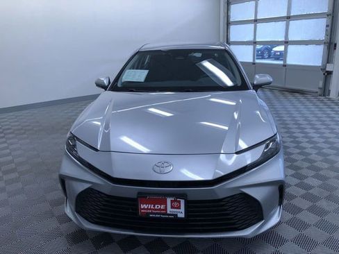 Used 2025 Toyota Camry LE image 15