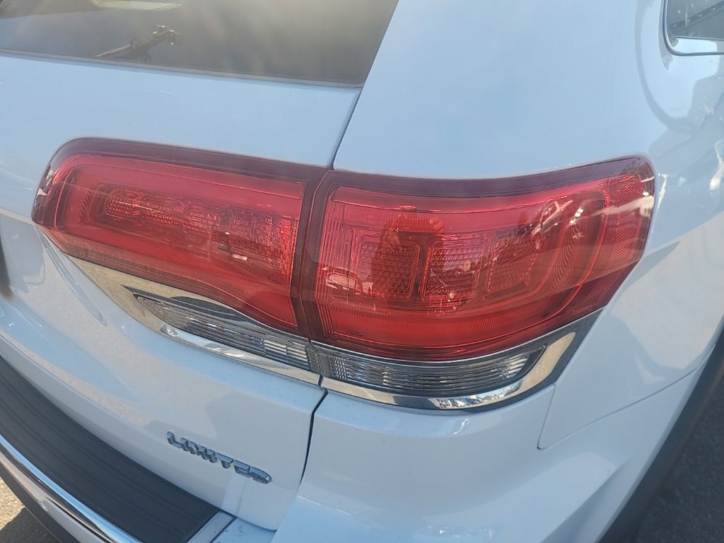 Used 2015 Jeep Grand Cherokee Limited RWD image 13