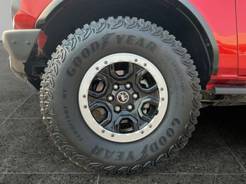 Certified 2023 Ford Bronco Badlands w/ Sasquatch Package AWD/4WD image 14