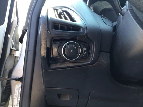 Used 2015 Ford Focus SE image 18